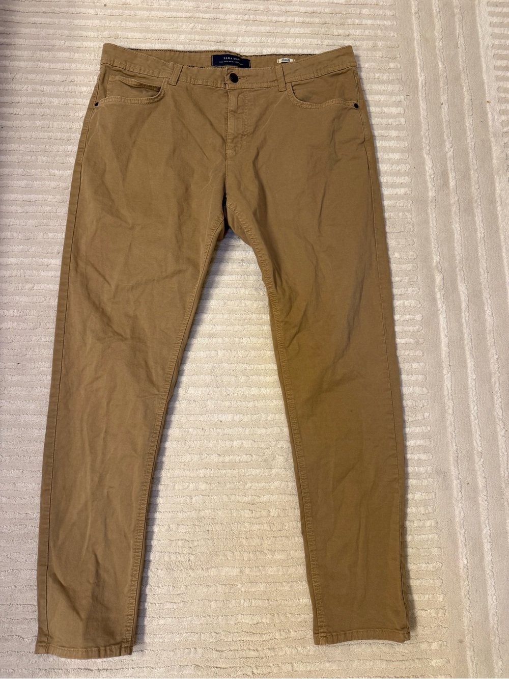 Zara Men's Chino Pants in Tan